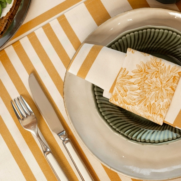 TABLE ADOUR CURRY ARTIGA